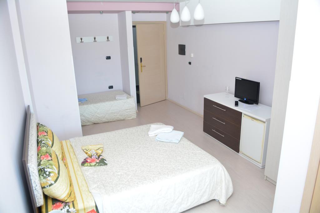 Hotel Albion Durrës Kültér fotó