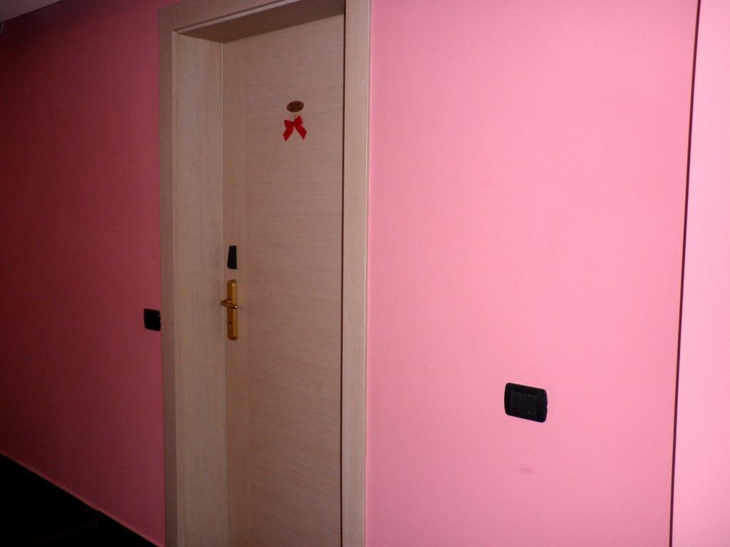 Hotel Albion Durrës Kültér fotó